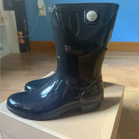 UGG Black Winter Rain Boots - Picture 3 of 11